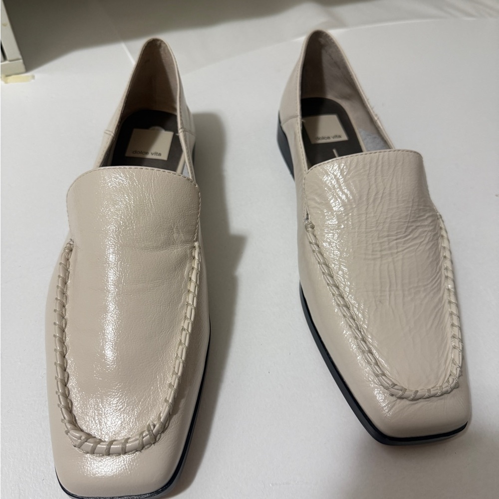 Dolce Vita Beny women's Cream Loafers, in excellent condition